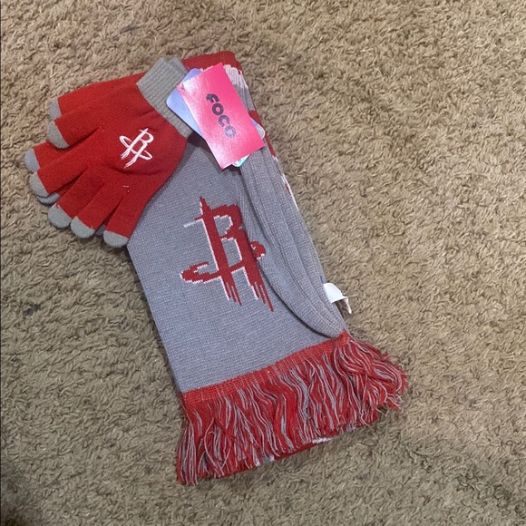 Houston Rockets Red and Gray Scarf and gloves - Picture 3 of 9